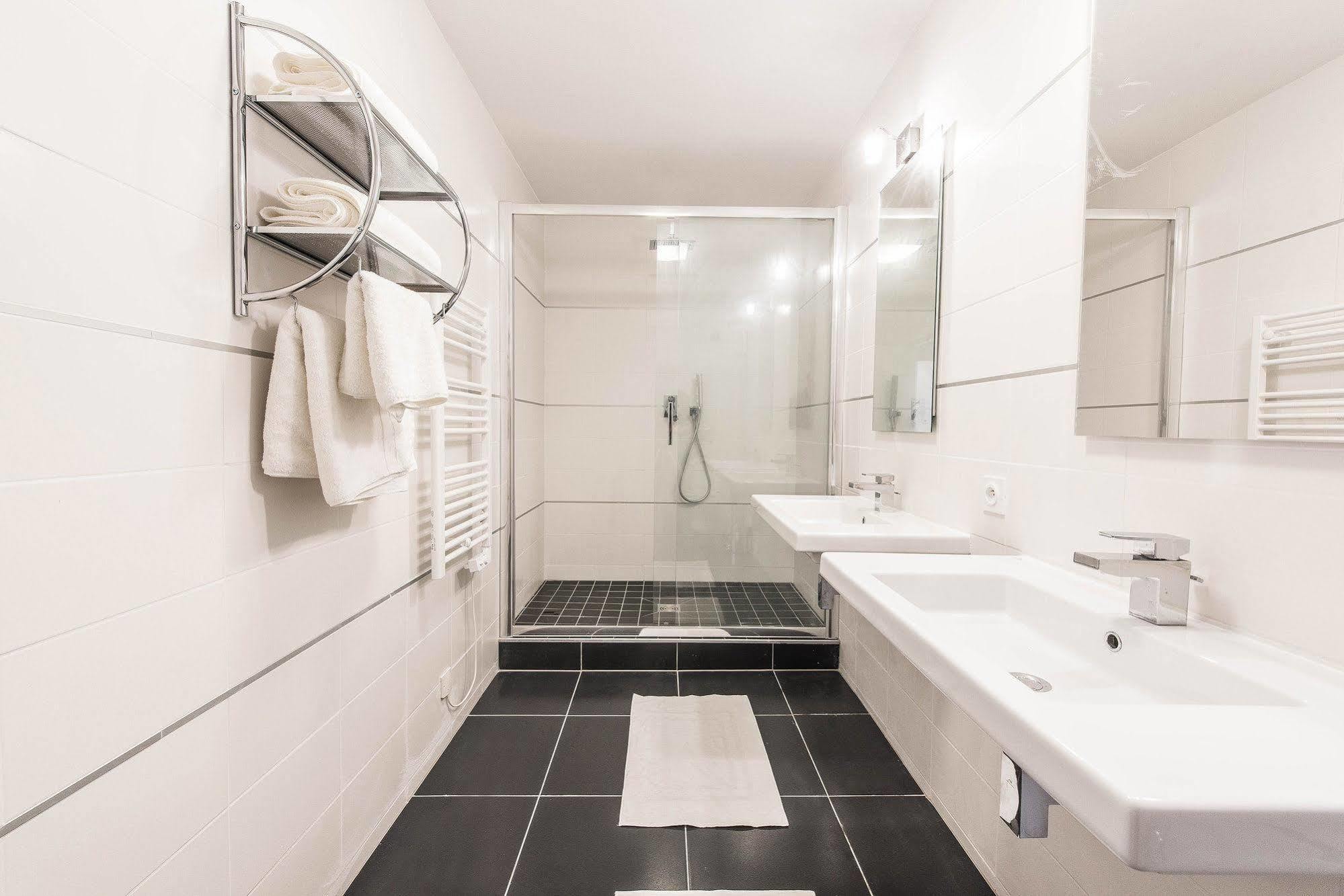 Les Appartements Paris Clichy Екстер'єр фото